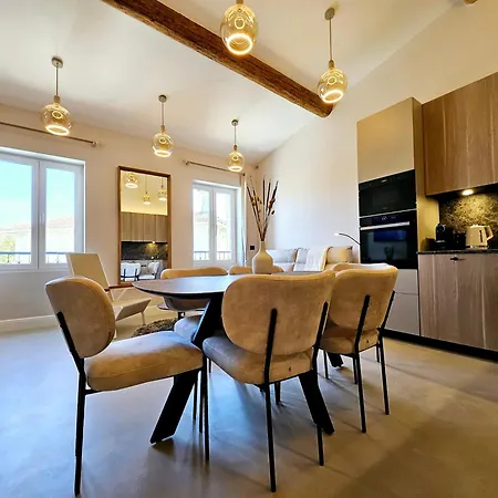 Le Musti - A L'entree Du Viel Antibes