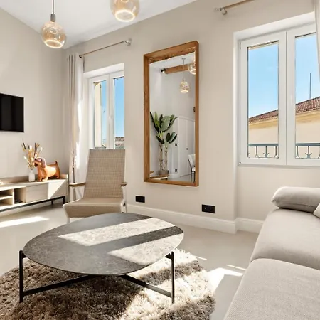 Le Musti - A L'entree Du Viel 昂蒂布