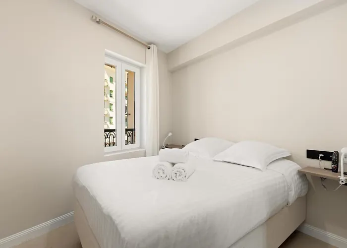 Le Musti - A L'entree Du Viel *