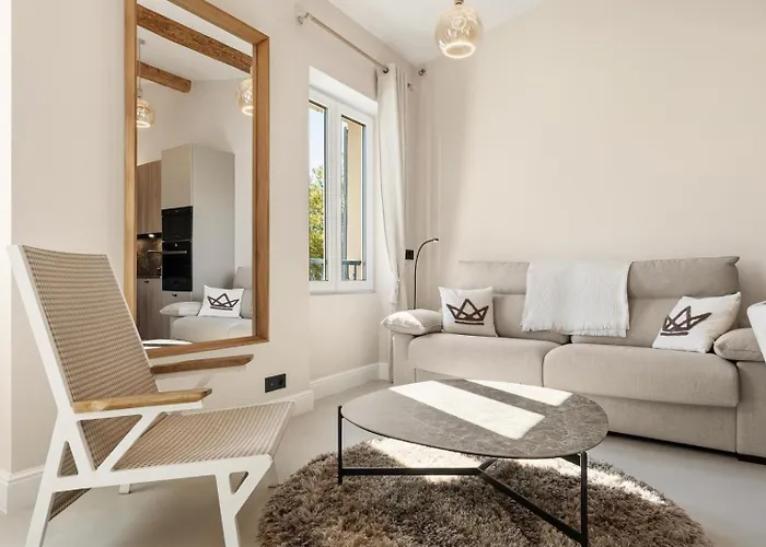 Le Musti - A L'entree Du Viel *